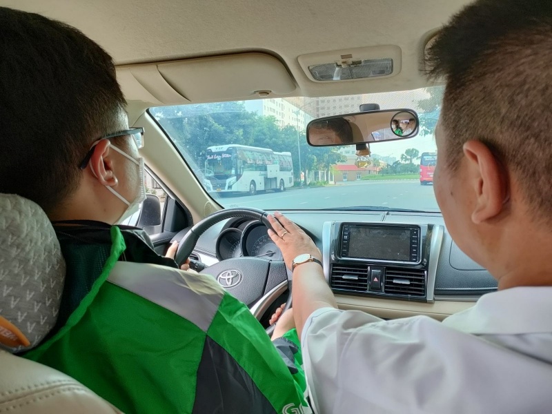 Bổ túc tay lái ngoài đường cho học viên