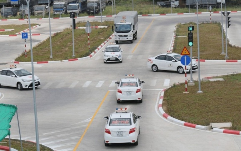 Thi thực hành phần thi sa hình ô tô