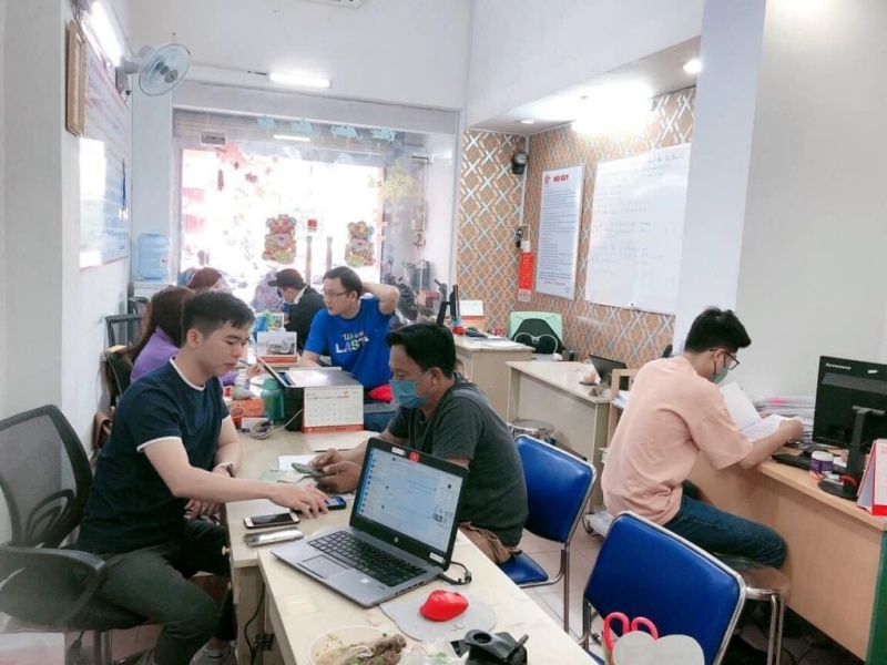 Học viên đăng ký tham gia khóa học