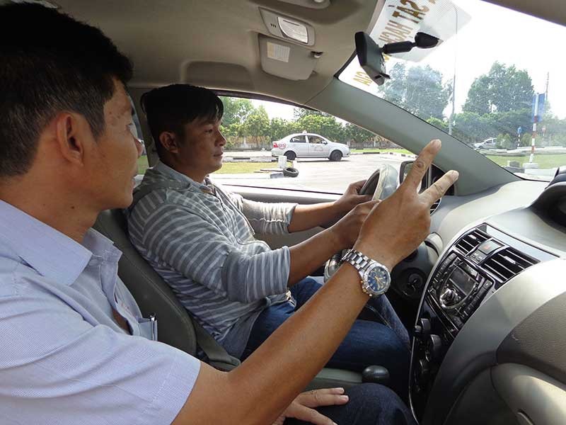 Chi phí học lái xe ô tô ở phường Bình Thới