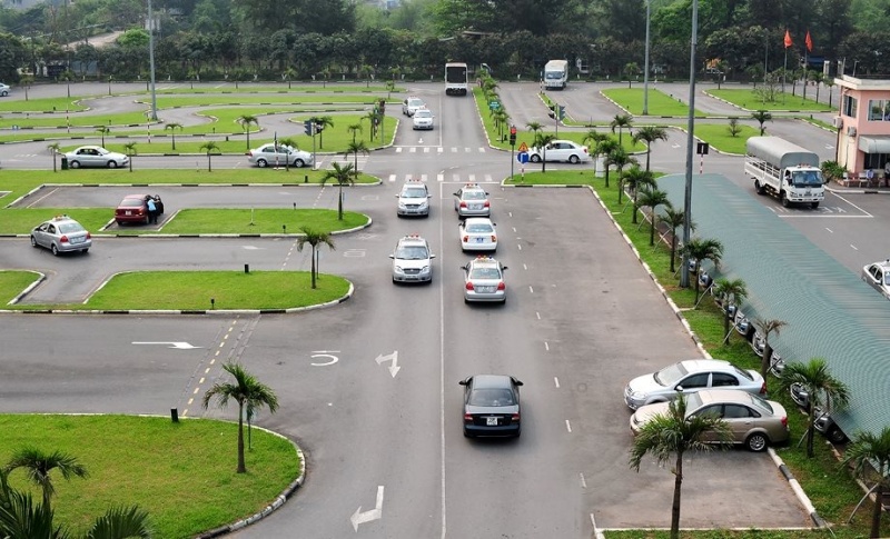 Học bằng lái xe B giá bao nhiêu?