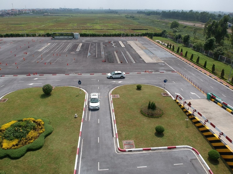 Học bằng lái xe B giá bao nhiêu?