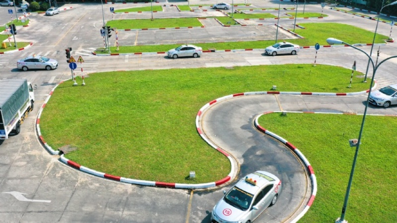 Bài thi sa hình qua đường quanh co