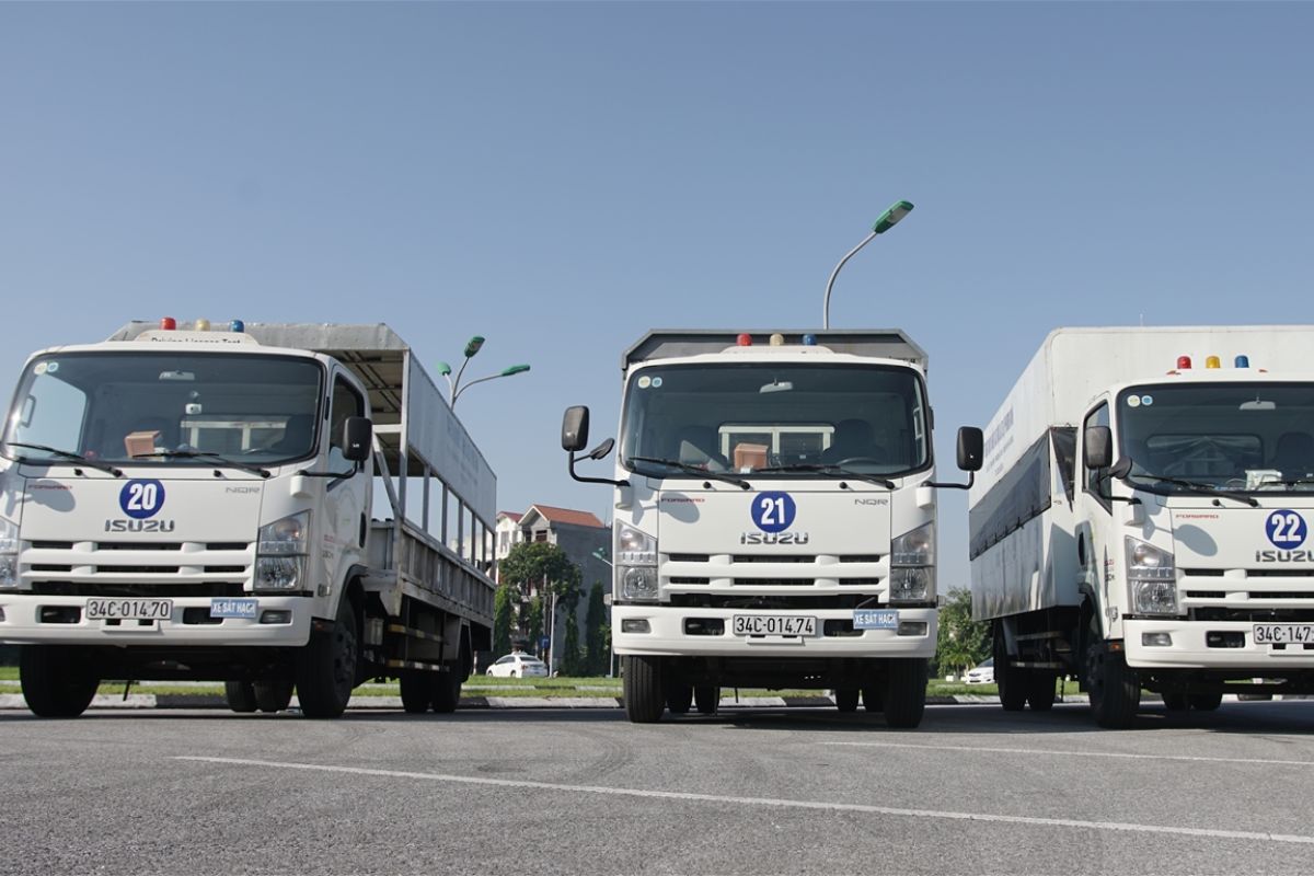 Xe tập lái hạng C trước khi thi sát hạch