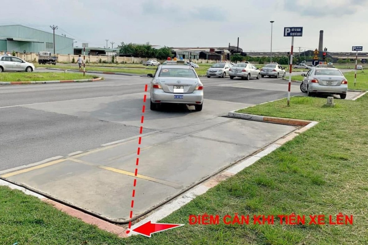 Những lưu ý quan trọng để ghép xe ngang an toàn