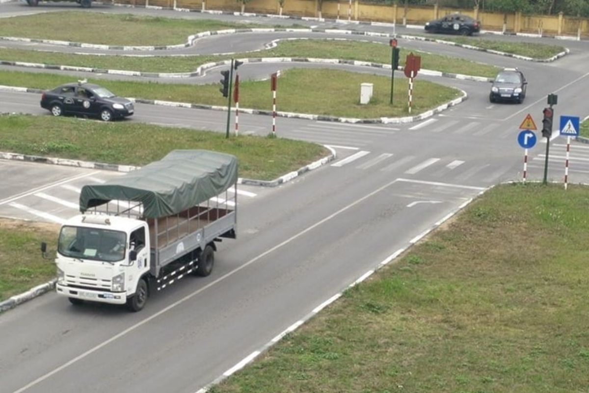 Học bằng lái xe hạng C mất bao lâu?